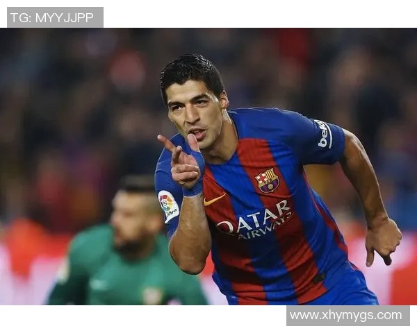 足球明星三连图揭秘他们的传奇瞬间与辉煌成就的背后故事