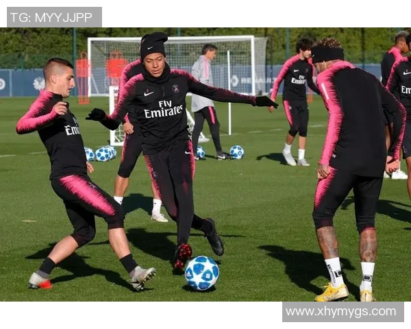 足球明星教你如何正确穿球袜提升比赛表现与舒适度