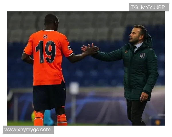 伊斯坦布尔对曼联精彩比赛录像回放分析与精彩瞬间集锦